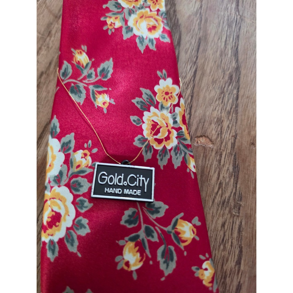 NWT Vintage Golden City Italian Silk Floral Necktie Red